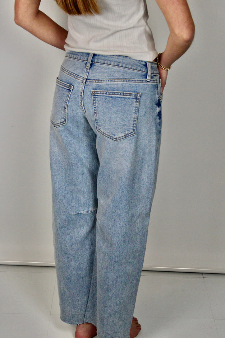 Light Washed Barrel Jeans