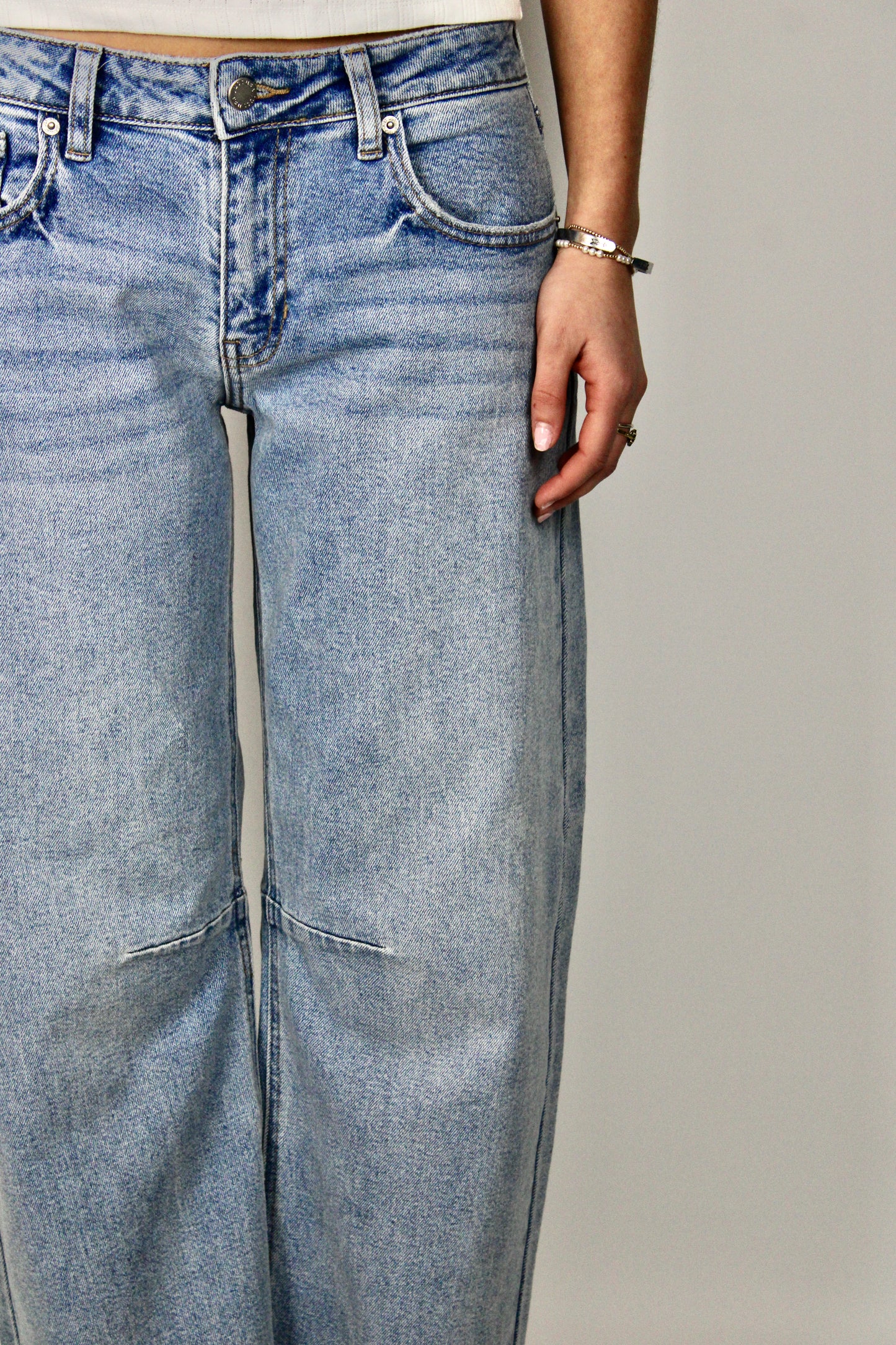 Light Washed Barrel Jeans